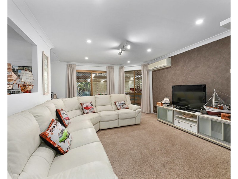 77 Winland Drive, Deebing Heights QLD 4306