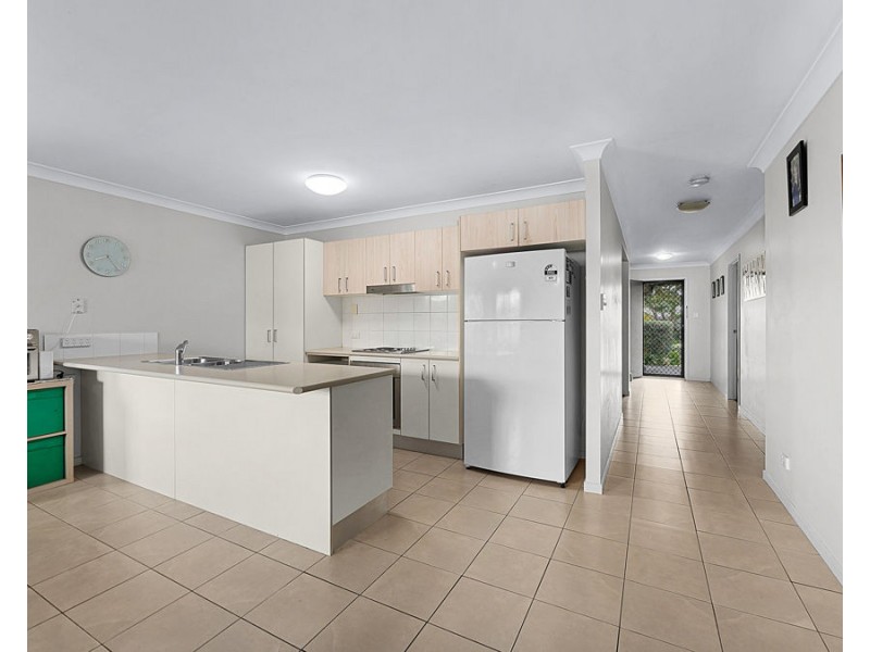 92 Reif Street, Flinders View QLD 4305