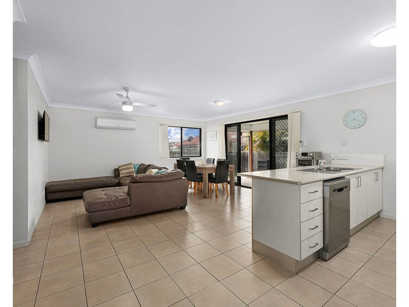 92 Reif Street, Flinders View QLD 4305