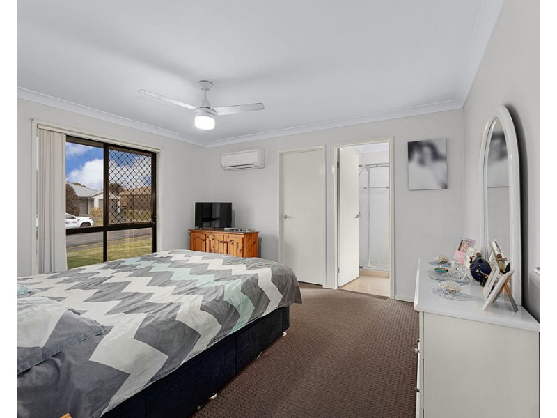 92 Reif Street, Flinders View QLD 4305