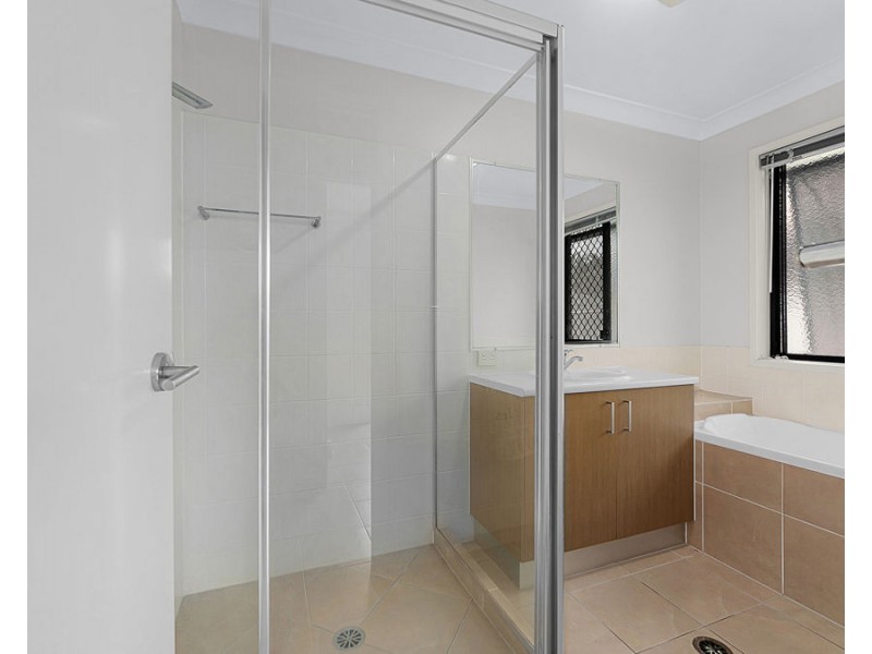 92 Reif Street, Flinders View QLD 4305