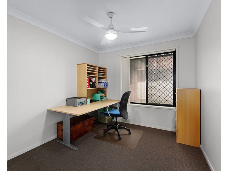 92 Reif Street, Flinders View QLD 4305