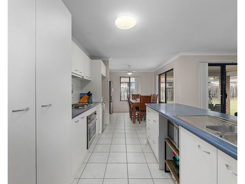 11 Dewhurst Crescent, Raceview QLD 4305