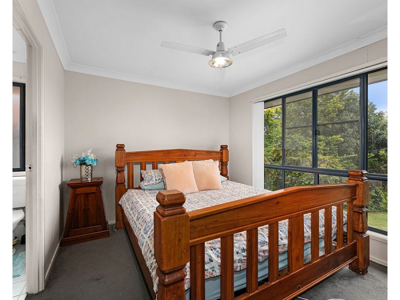 11 Dewhurst Crescent, Raceview QLD 4305