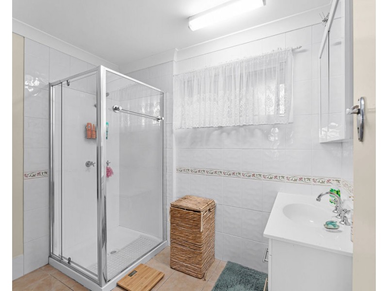 18 Ross Street, Brassall QLD 4305