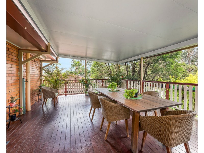 18 Ross Street, Brassall QLD 4305