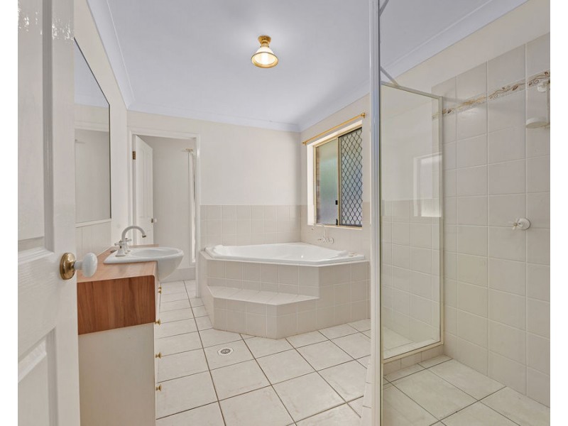 115 Winland Drive, Deebing Heights QLD 4306