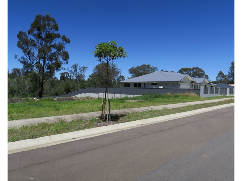8 Campbell Court, Blacksoil QLD 4306