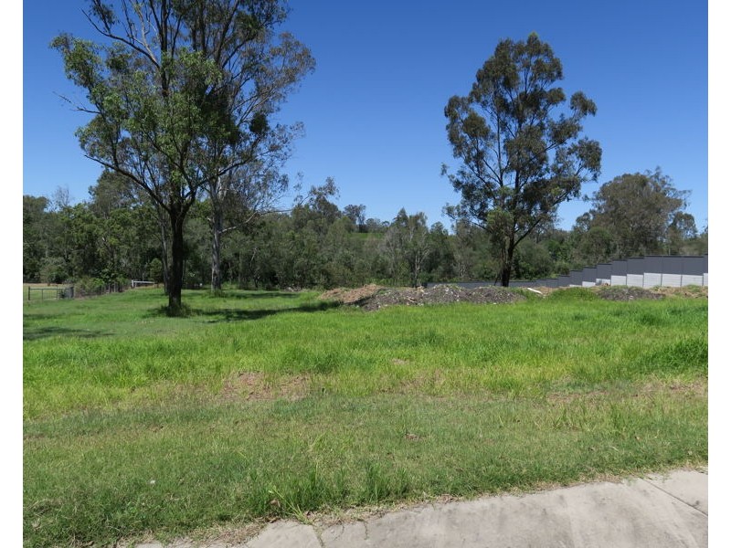 8 Campbell Court, Blacksoil QLD 4306