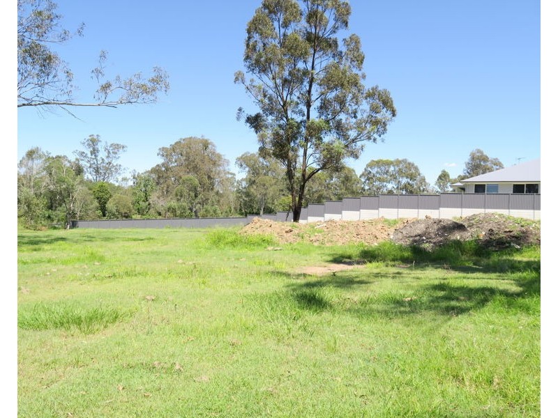 8 Campbell Court, Blacksoil QLD 4306