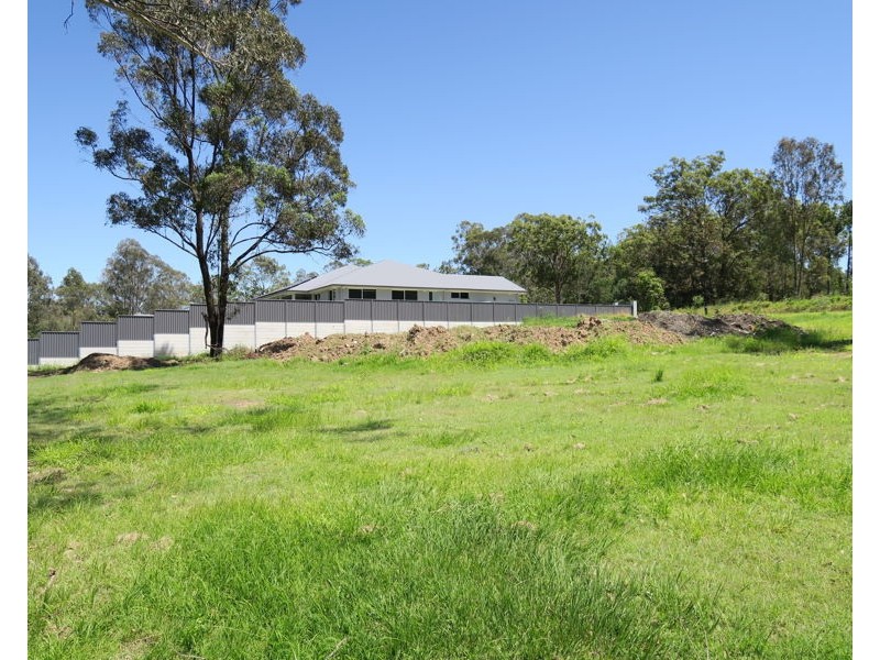 8 Campbell Court, Blacksoil QLD 4306