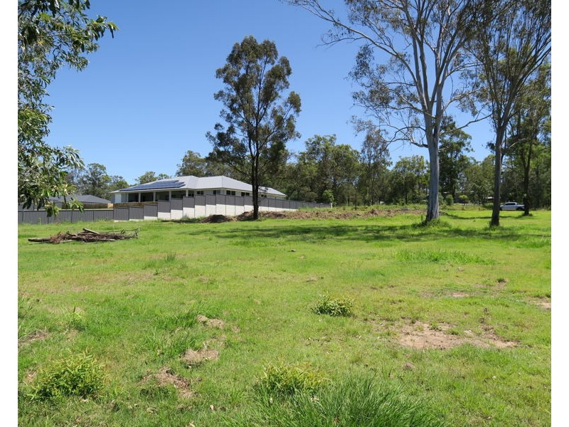 8 Campbell Court, Blacksoil QLD 4306