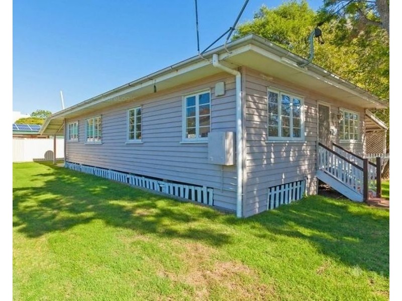 37 Clifton Street, Booval QLD 4304