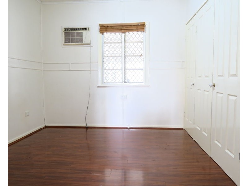 37 Clifton Street, Booval QLD 4304