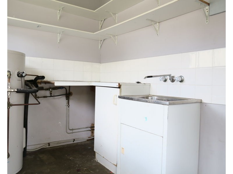 37 Clifton Street, Booval QLD 4304