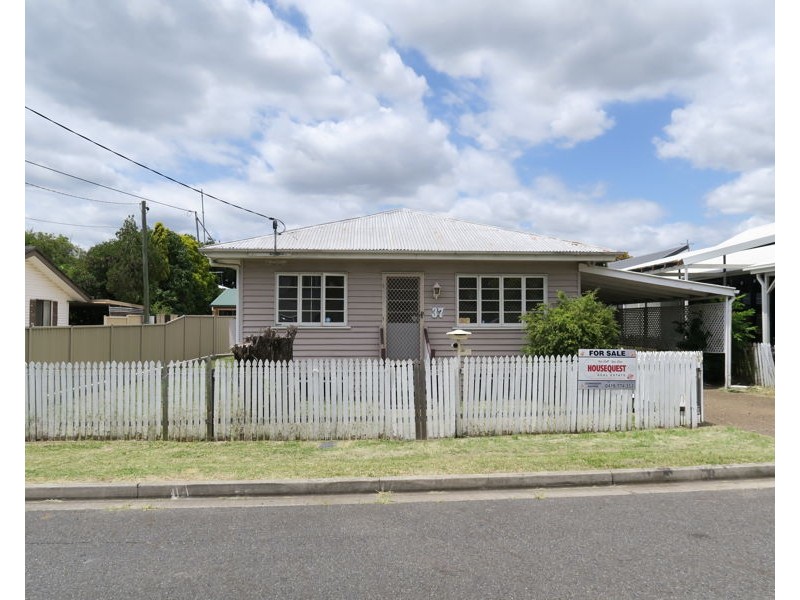 37 Clifton Street, Booval QLD 4304