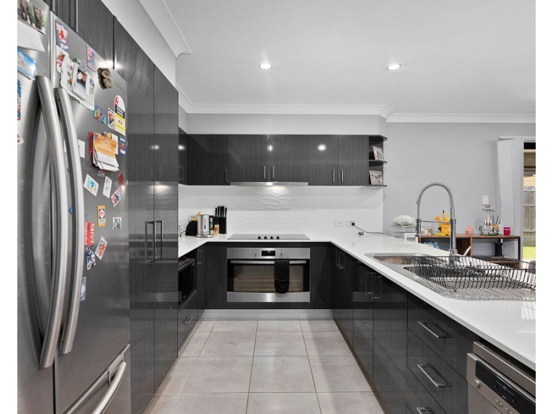4 Fawnwood Street, Fernvale QLD 4306