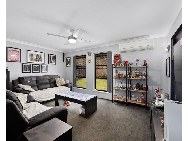 4 Fawnwood Street, Fernvale QLD 4306