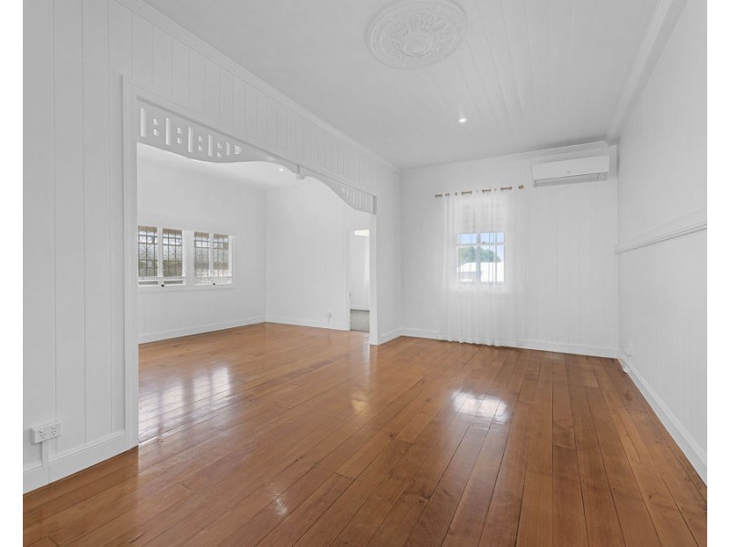 36 Blackstone Road, Newtown QLD 4305