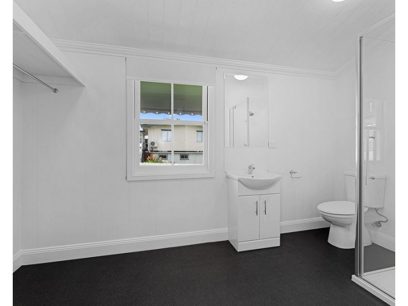 36 Blackstone Road, Newtown QLD 4305