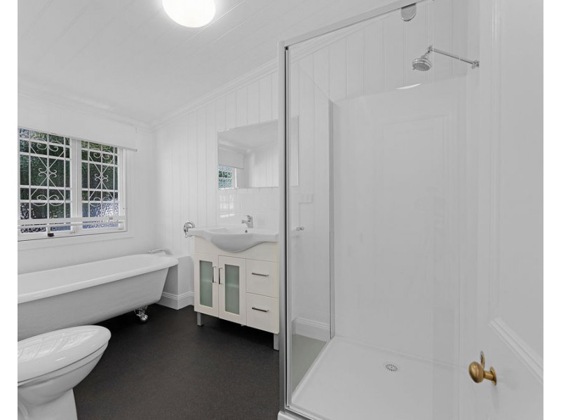 36 Blackstone Road, Newtown QLD 4305