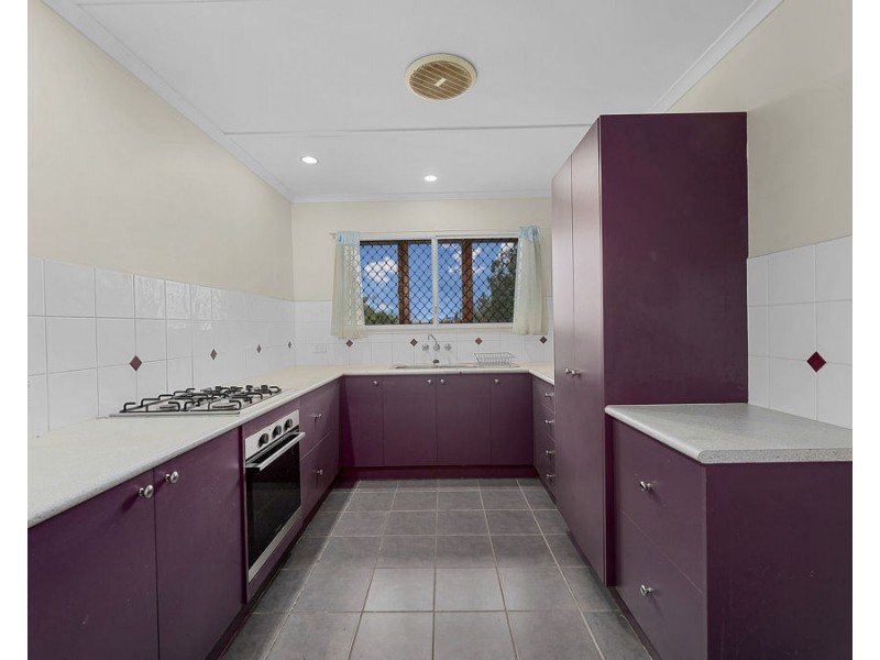 18 Lawson Street, Leichhardt QLD 4305