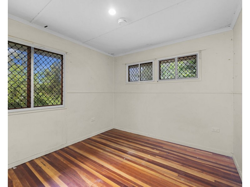 18 Lawson Street, Leichhardt QLD 4305