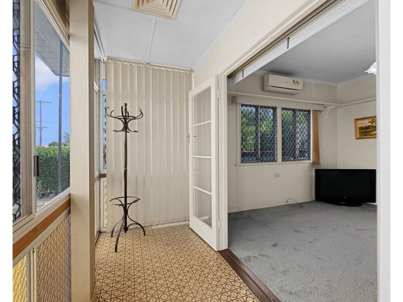 19 Alexandra Street, Booval QLD 4304