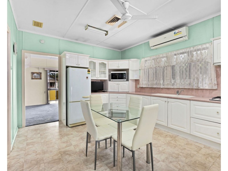 19 Alexandra Street, Booval QLD 4304