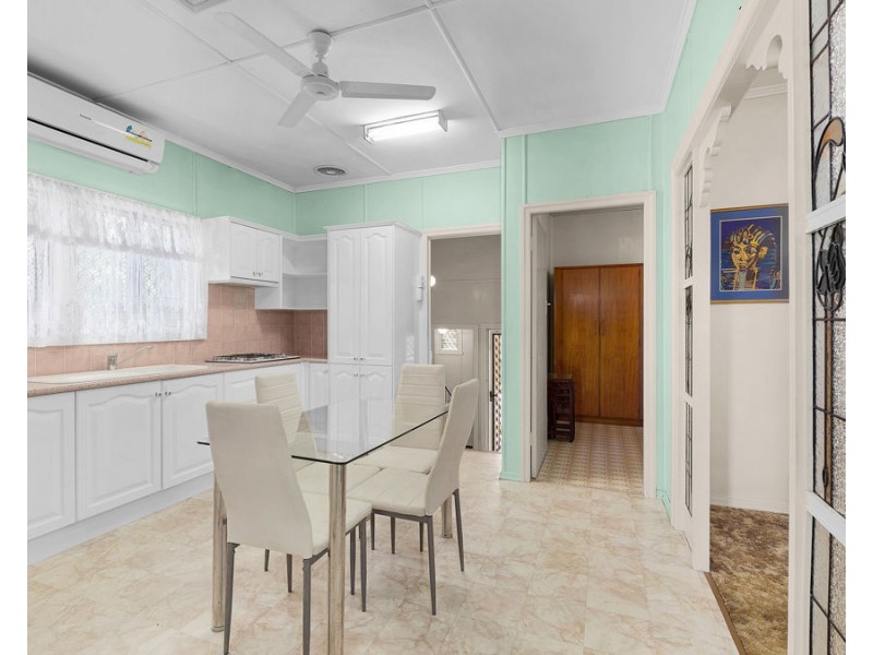 19 Alexandra Street, Booval QLD 4304