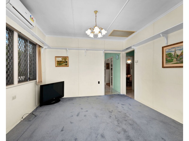 19 Alexandra Street, Booval QLD 4304