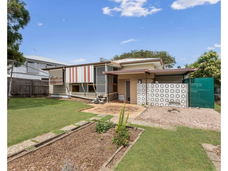 19 Alexandra Street, Booval QLD 4304