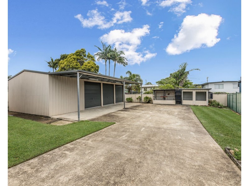 3 Pine Street, Flinders View QLD 4305