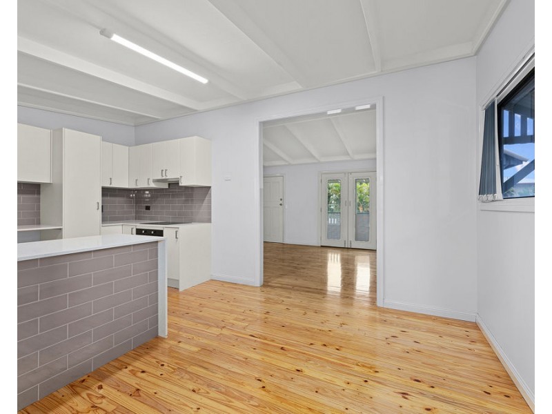 3 Pine Street, Flinders View QLD 4305