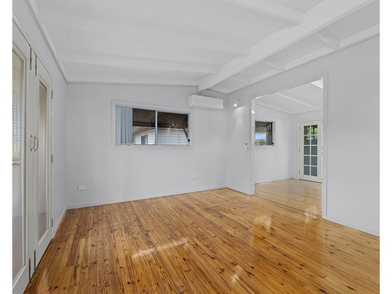 3 Pine Street, Flinders View QLD 4305