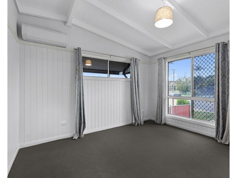3 Pine Street, Flinders View QLD 4305