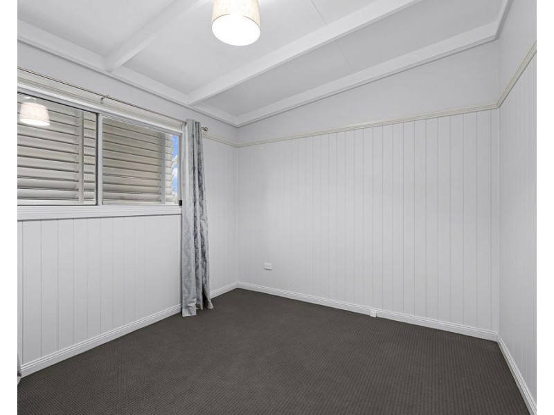 3 Pine Street, Flinders View QLD 4305