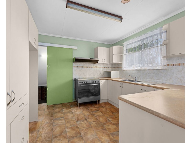 31 Lloyd George Street, Eastern Heights QLD 4305