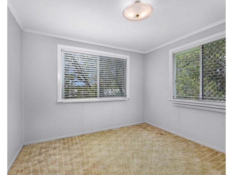 31 Lloyd George Street, Eastern Heights QLD 4305