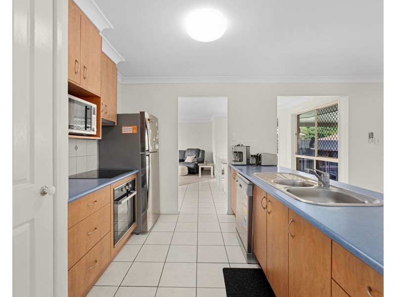 9 Nimrod Court, Flinders View QLD 4305