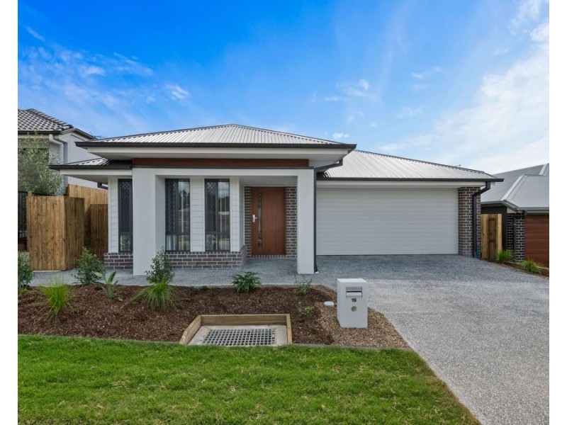 19 Sandra Circuit, Deebing Heights QLD 4306
