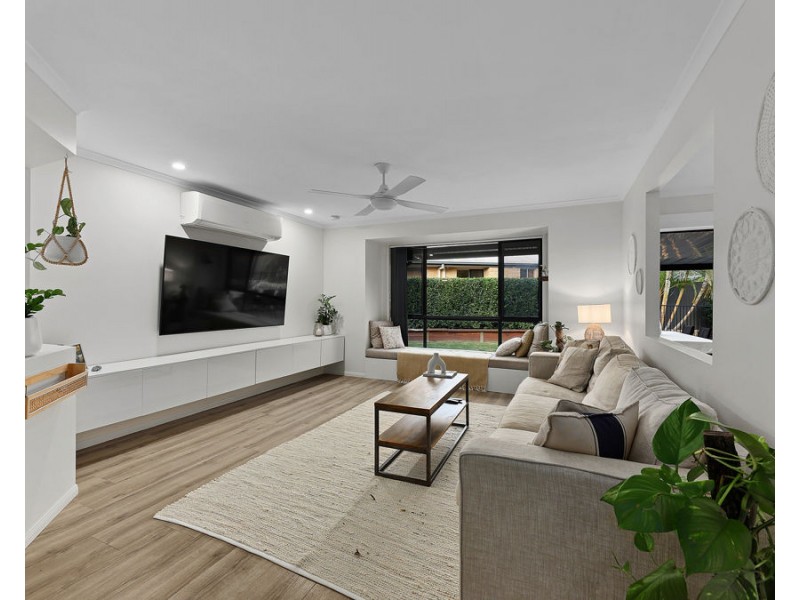 18 Alexandra Close, Flinders View QLD 4305