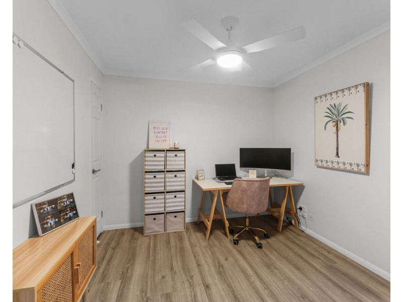 18 Alexandra Close, Flinders View QLD 4305