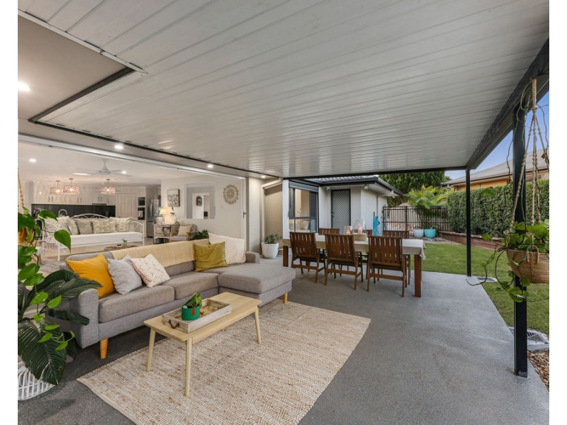18 Alexandra Close, Flinders View QLD 4305