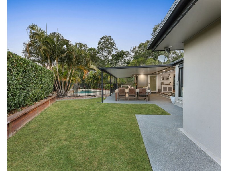 18 Alexandra Close, Flinders View QLD 4305
