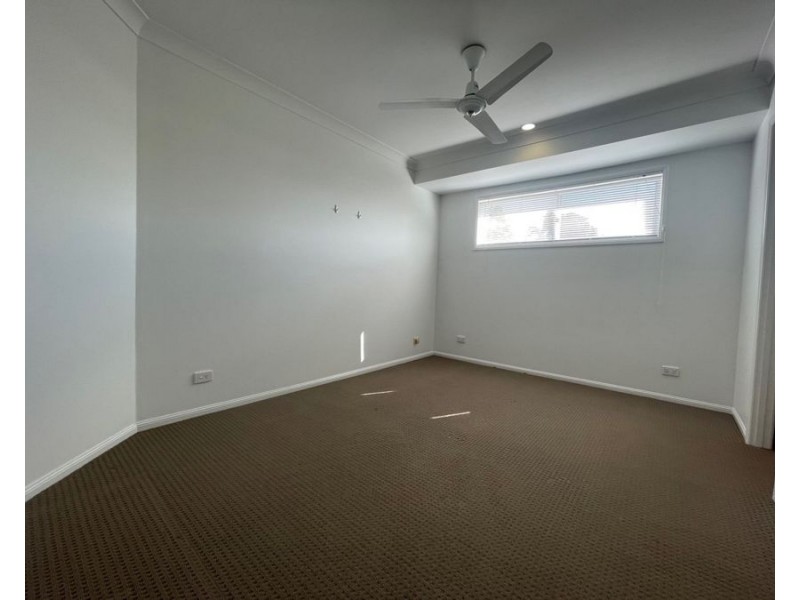 11/11 Newtown Street, East Ipswich QLD 4305