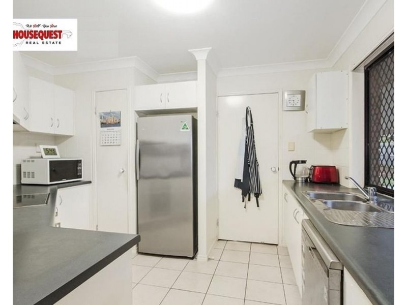 1 Angela Place, Yamanto QLD 4305