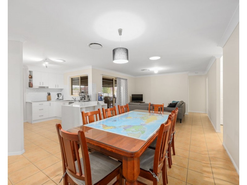 8 Crosby Crescent, Raceview QLD 4305