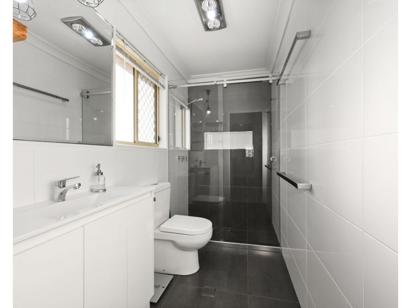 8 Crosby Crescent, Raceview QLD 4305