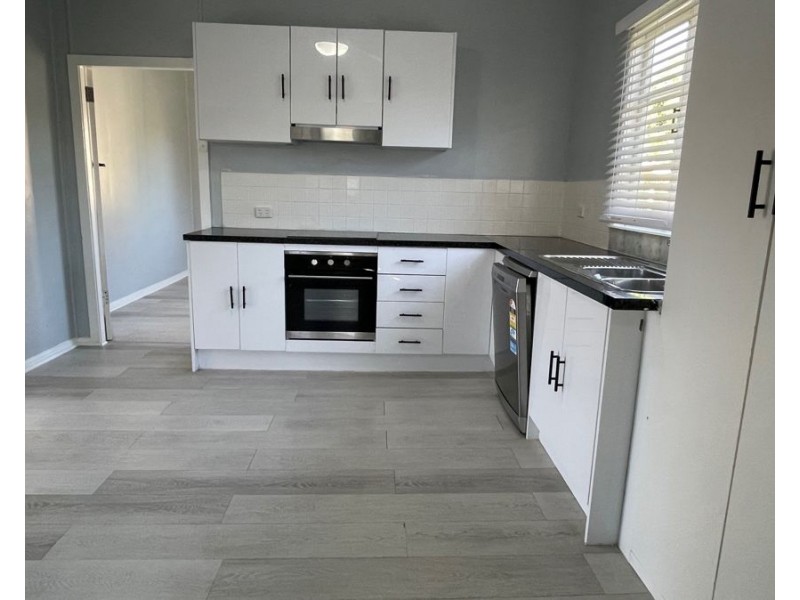 18 Spring Street, East Ipswich QLD 4305